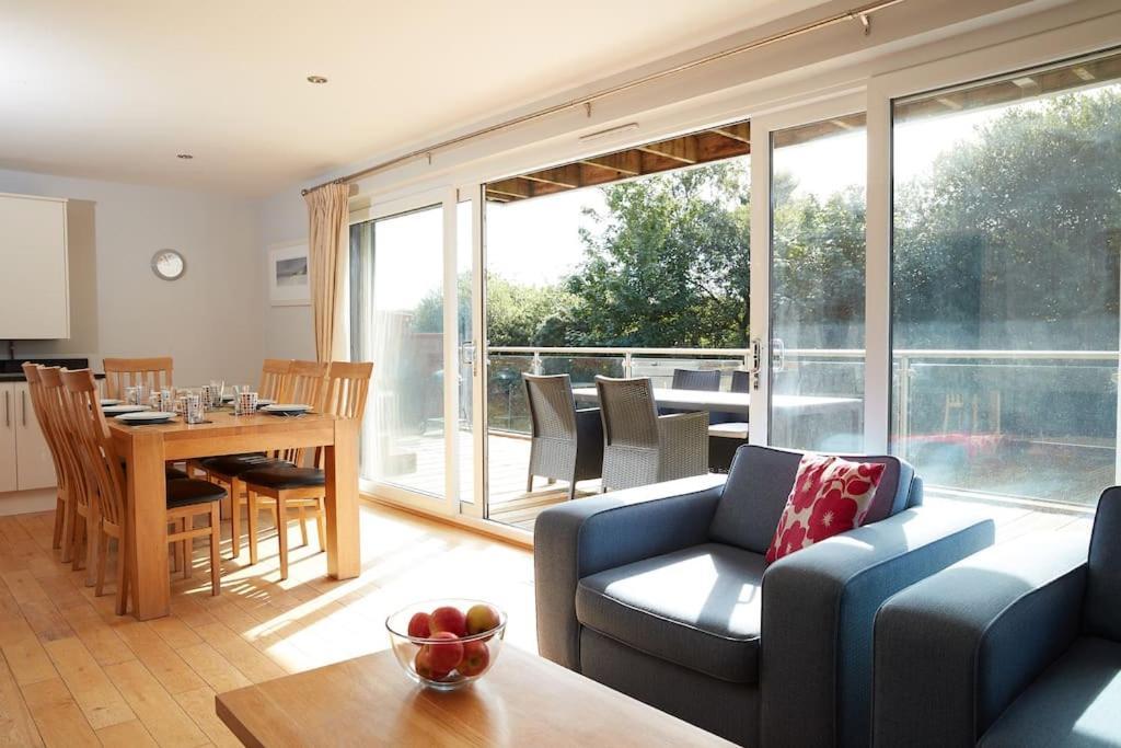 Kingfisher Hot Tub & Log Burner House On Premium Lakeside With Resort Facilities St Columb Major Екстериор снимка