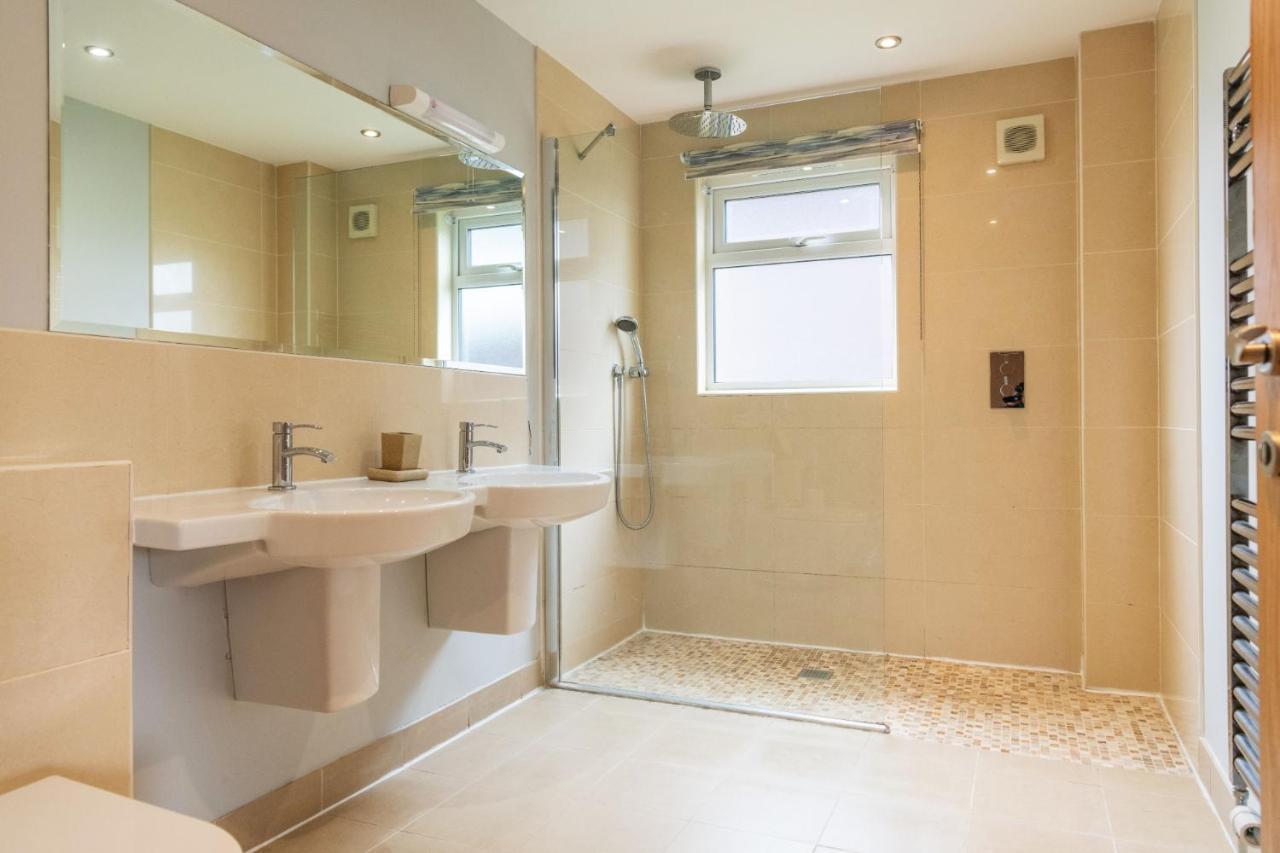 Kingfisher Hot Tub & Log Burner House On Premium Lakeside With Resort Facilities St Columb Major Екстериор снимка