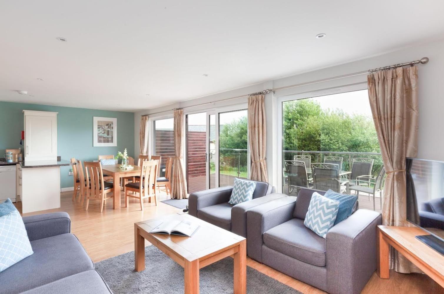 Kingfisher Hot Tub & Log Burner House On Premium Lakeside With Resort Facilities St Columb Major Екстериор снимка